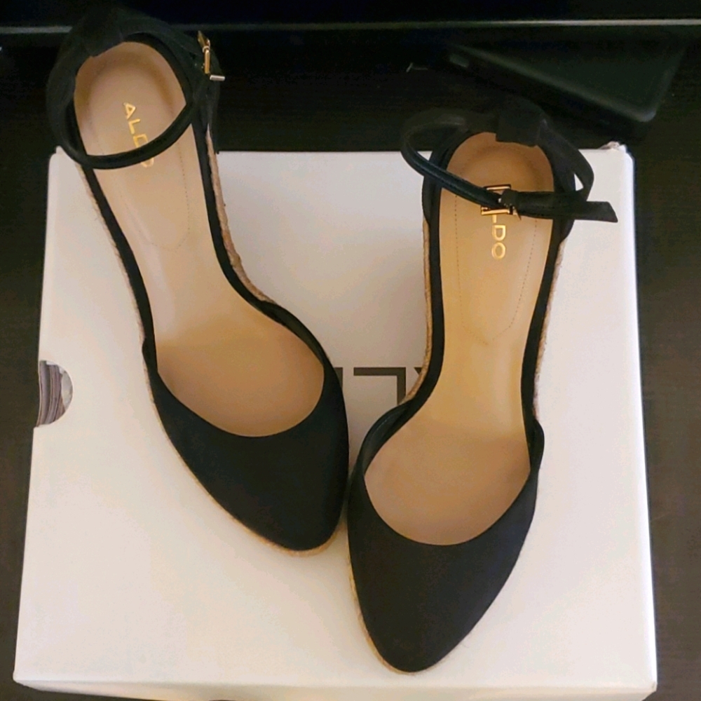 Women's back wedges